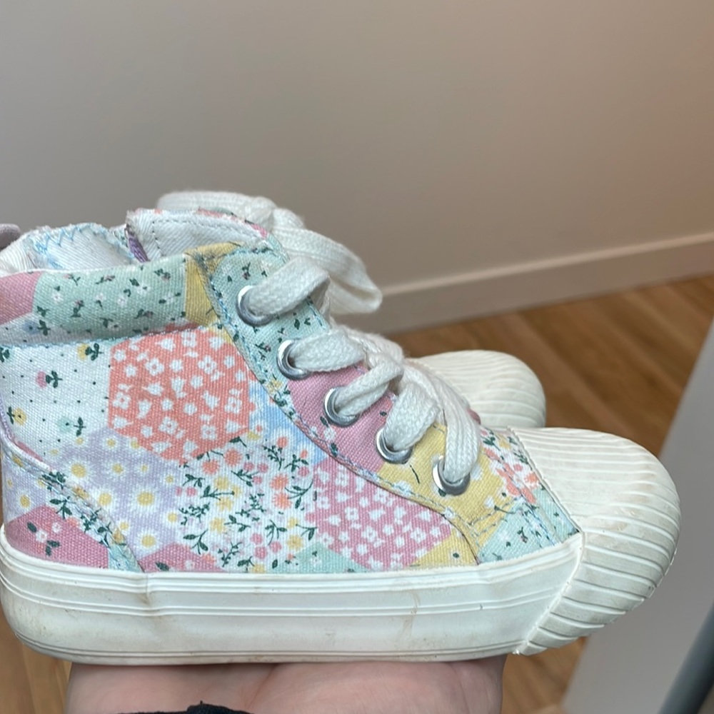 Cat & Jack Shane Patchwork Style Hightop Sneakers 8